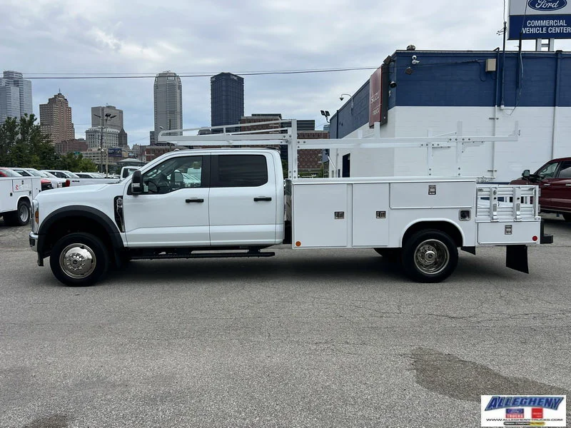 New 2025 Oxford White Ford XL image 2