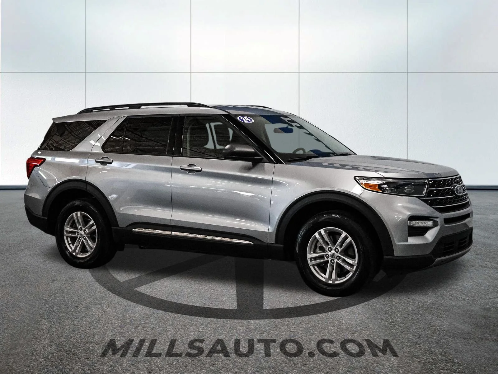 Certified Used 2024 Iconic Silver Metallic Ford XLT image 10