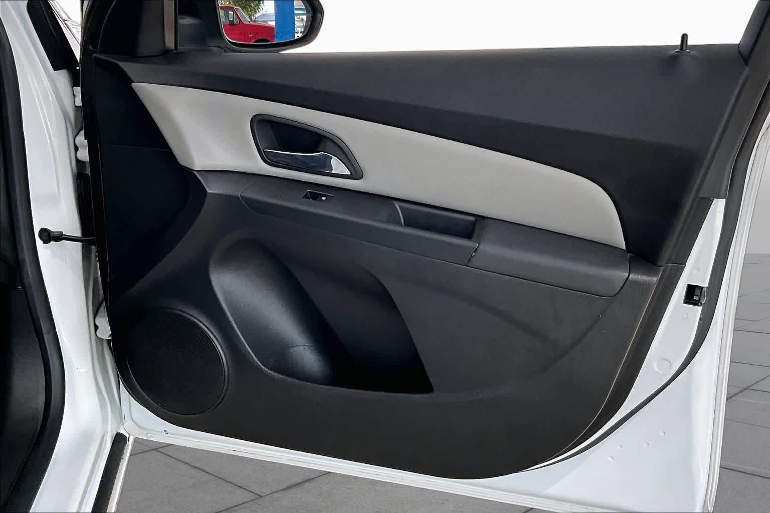 Used 2013 Summit White Chevrolet LS image 22