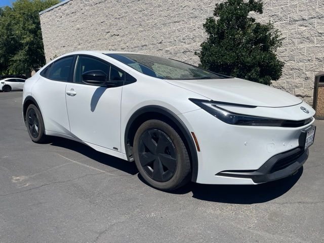 Used 2024 Off-white Toyota LE image 1