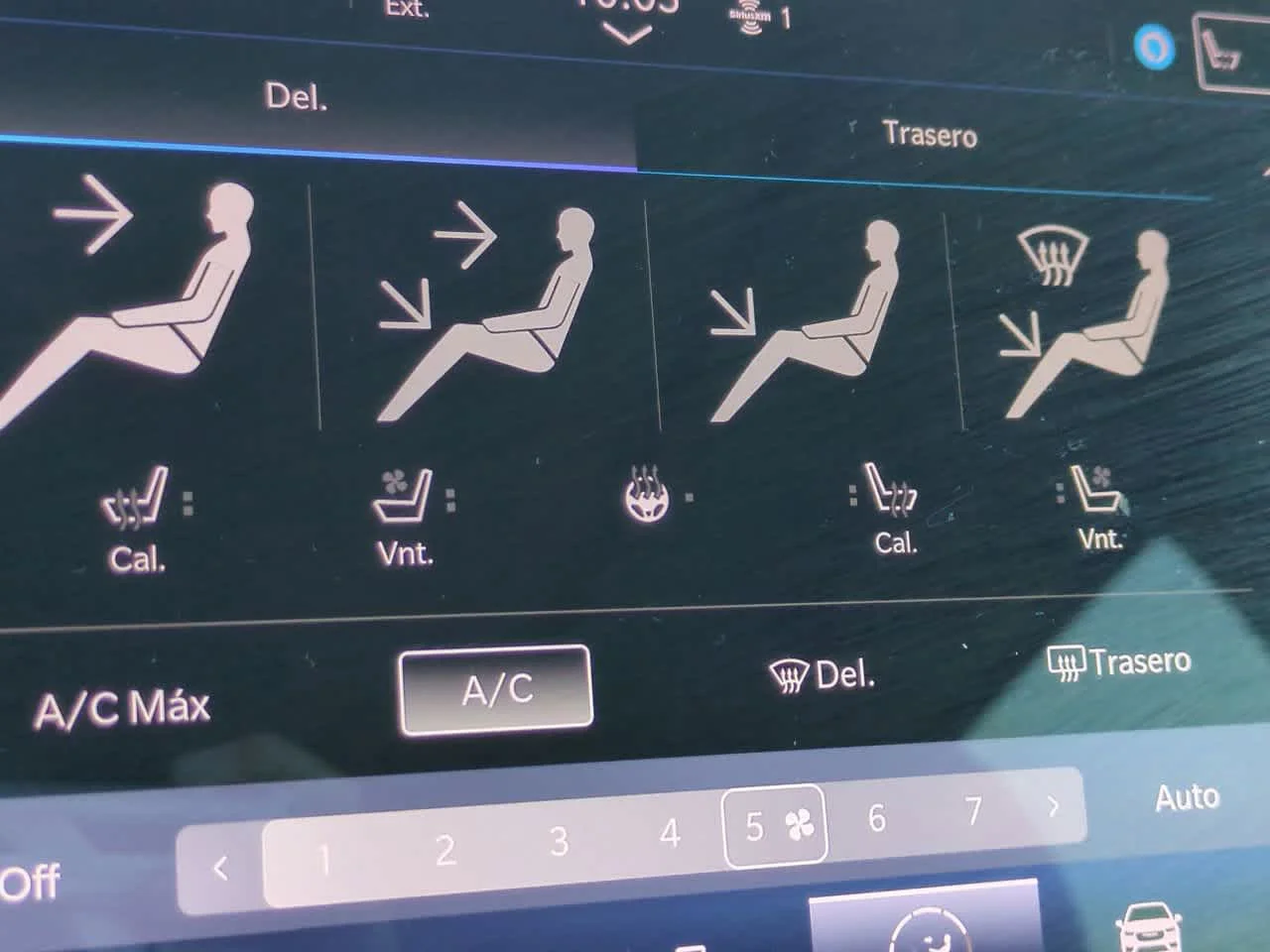 2022 Chrysler Pacifica Hybrid Limited - Photo 23