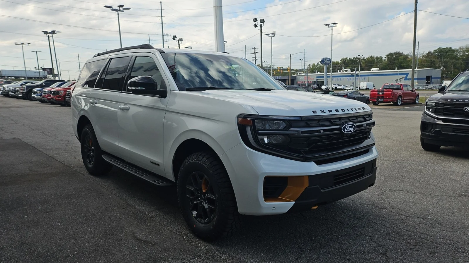 New 2027 Star White Metallic Tri-Coat Ford Tremor 4WD image 6