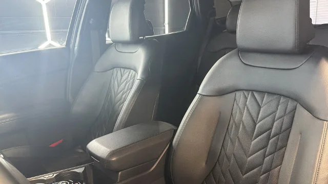 Certified Used 2025 Black Kia X-Line Prestige image 26