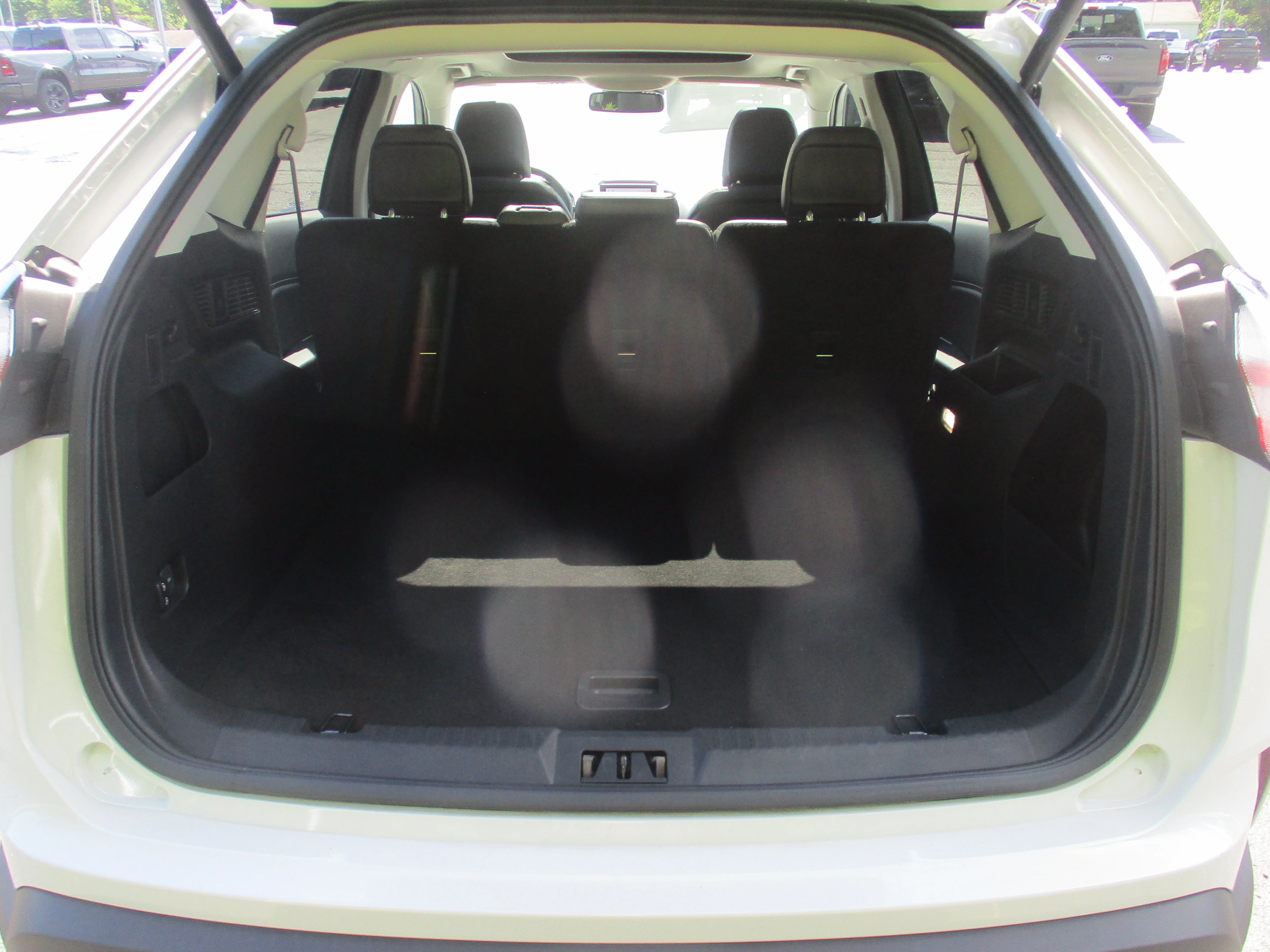 Used 2023 Star White Metallic Tri-Coat Ford SEL image 50