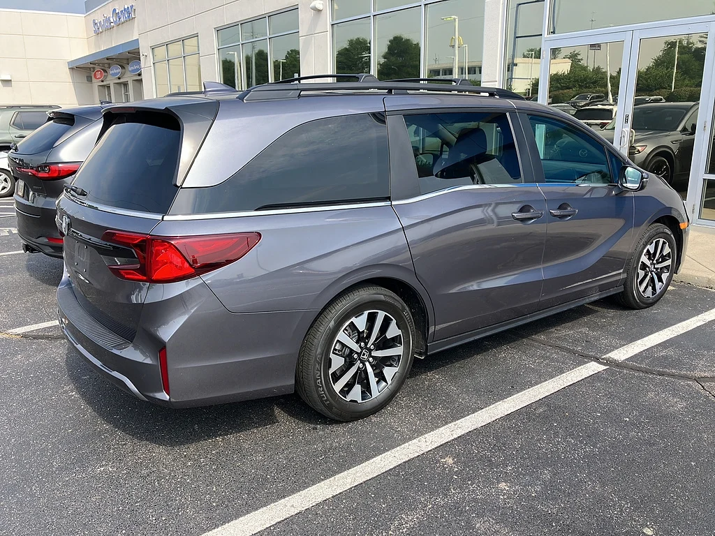 Certified Used 2026 Modern Steel Metallic Honda EX-L image 33