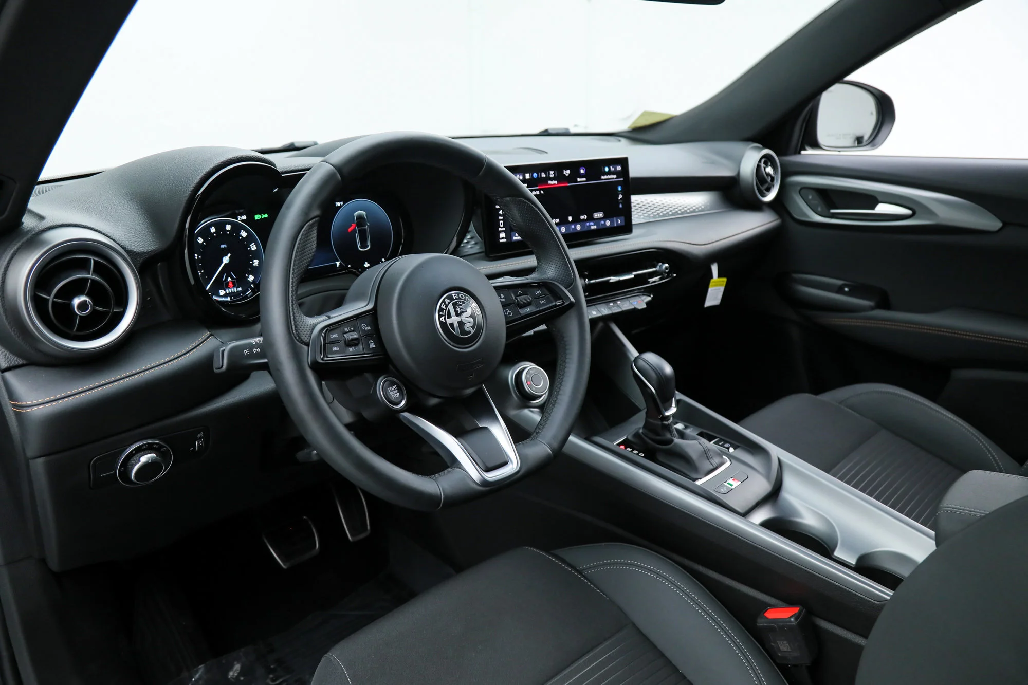 2025 Alfa Romeo Tonale Base - Photo 15