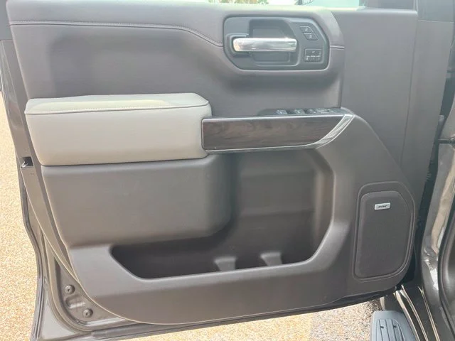 Used 2019  GMC SLT image 26