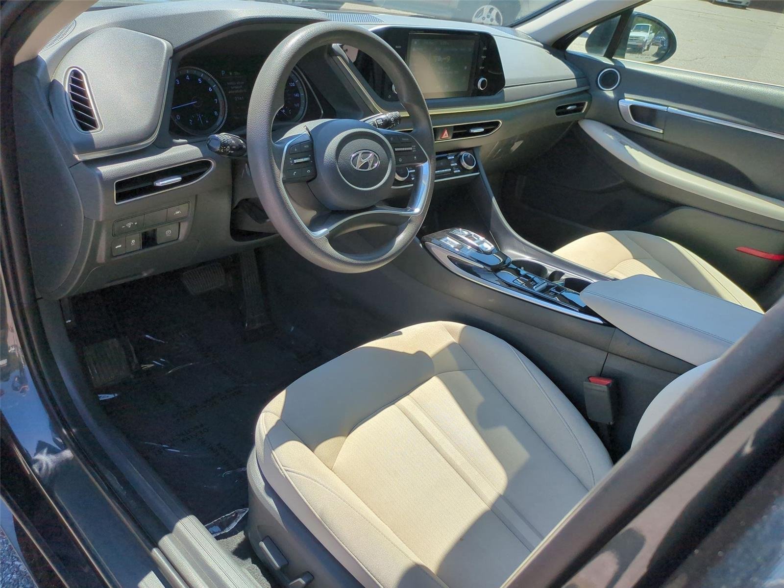 Used 2022 Portofino Gray Hyundai SEL image 18