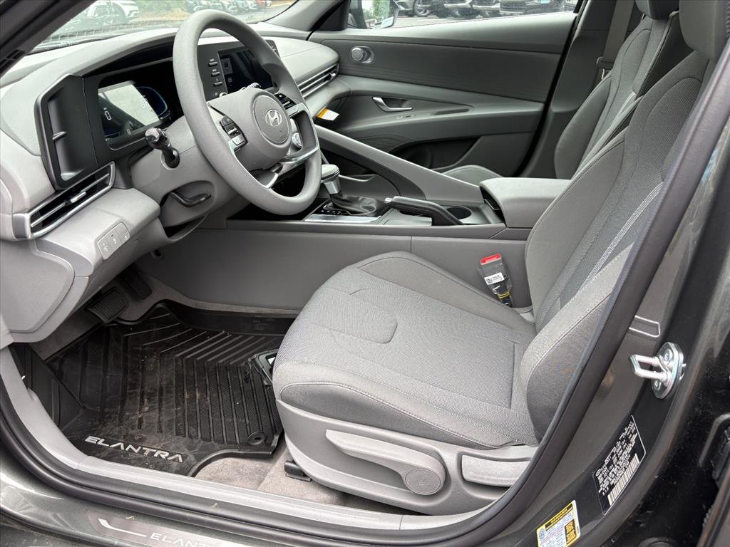 New 2026 Amazon Gray Pearl Hyundai SE image 11