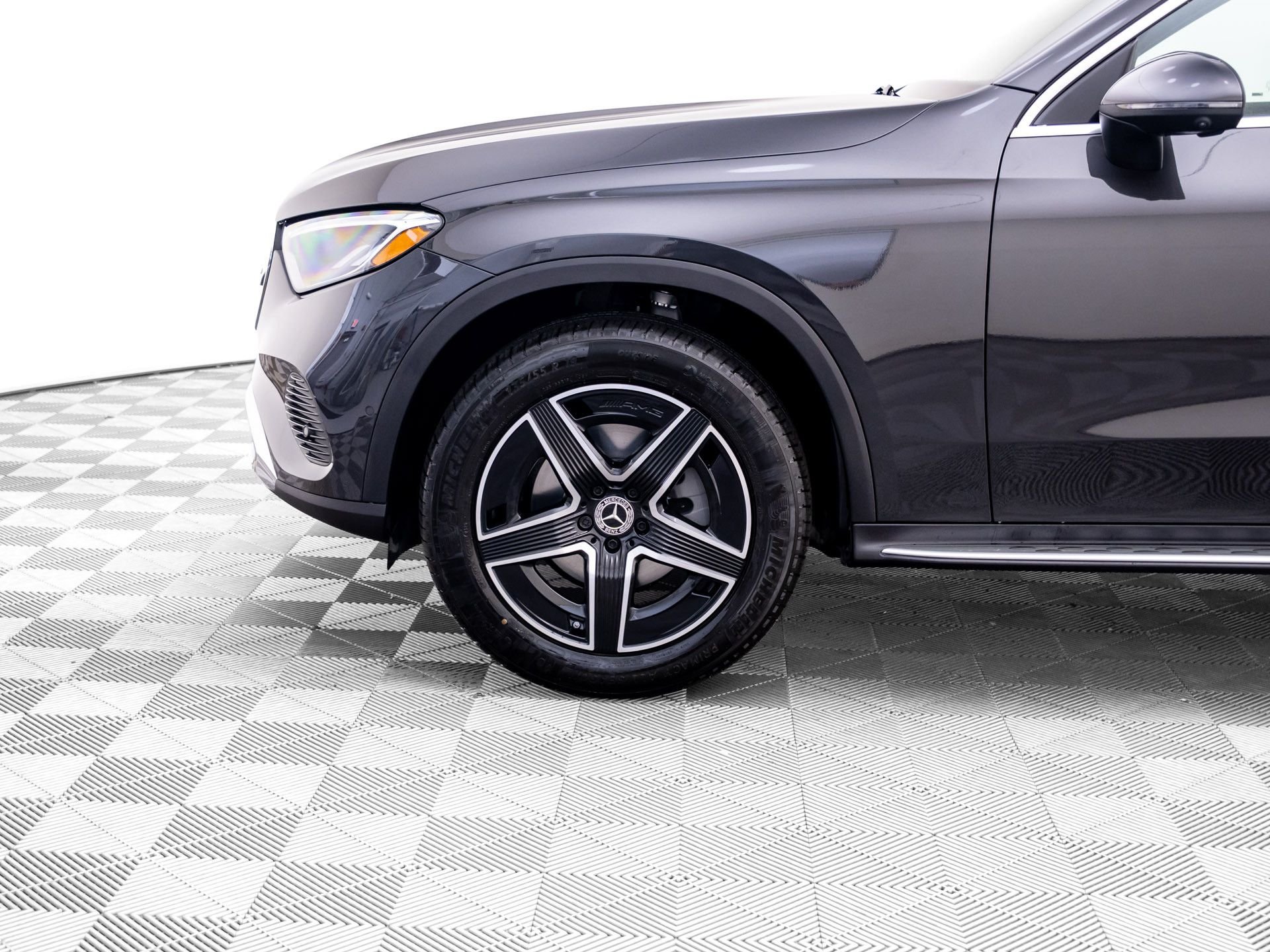 New 2027 Graphite Grey Metallic Mercedes-Benz GLC 300 image 37