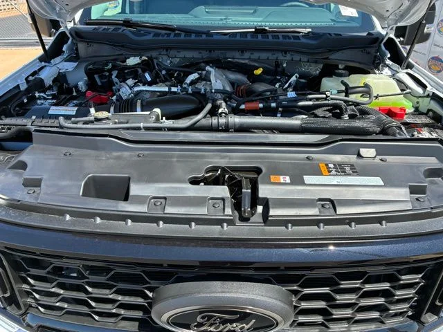 New 2026 Oxford White Ford Lariat image 15