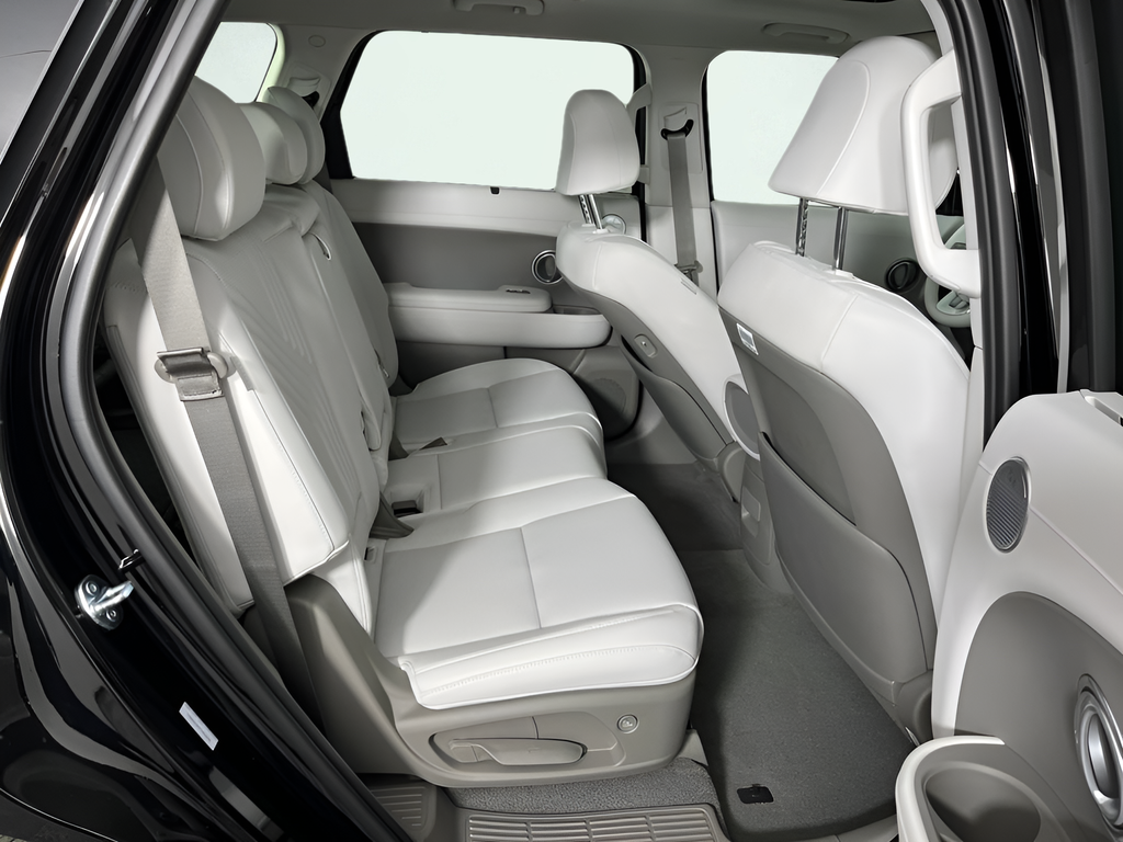 New 2026 Black Hyundai SEL Premium image 11
