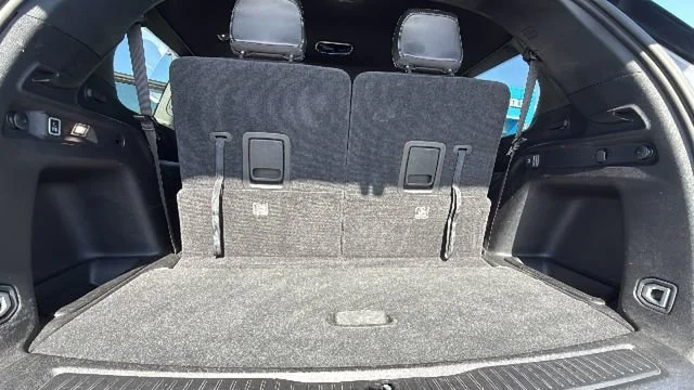 Used 2024 Silver Jeep Limited 4x4 image 27