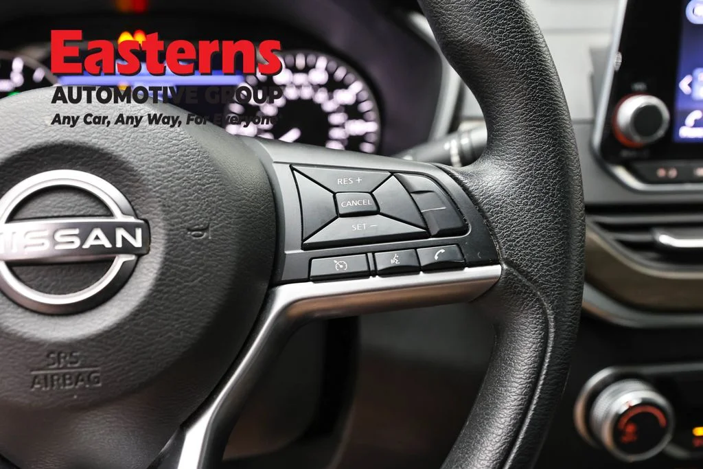 Used 2023 Red Nissan 2.5 SV image 16