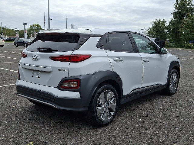 Used 2021 White Hyundai Limited image 7