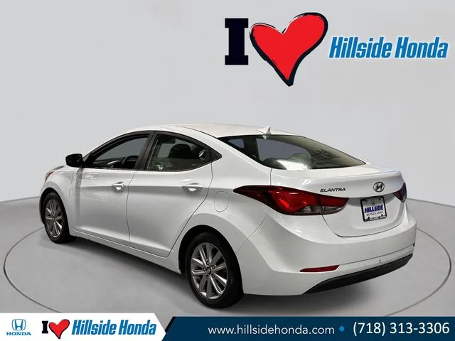 Used 2015 Quartz White Pearl Hyundai SE image 2