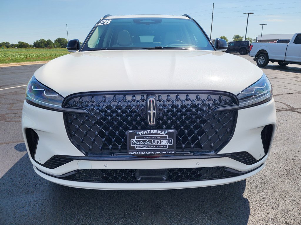 Used 2026 Pristine White Metallic Tri-Coat Lincoln Reserve image 2