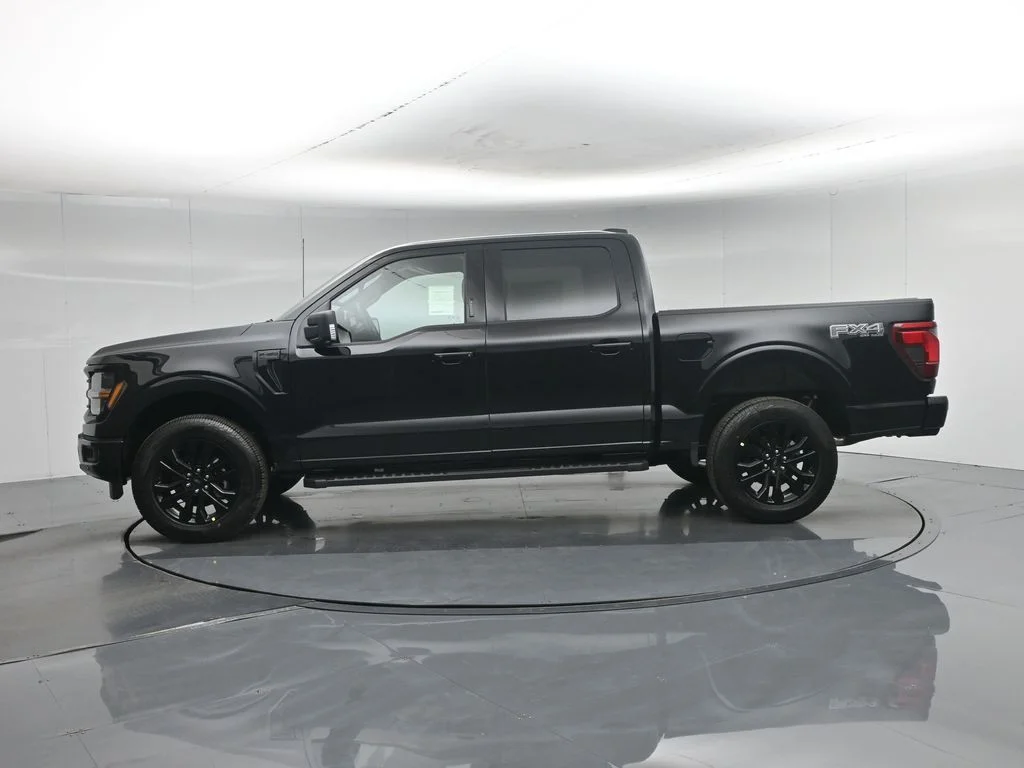 New 2026 Agate Black Metallic Ford XLT image 30