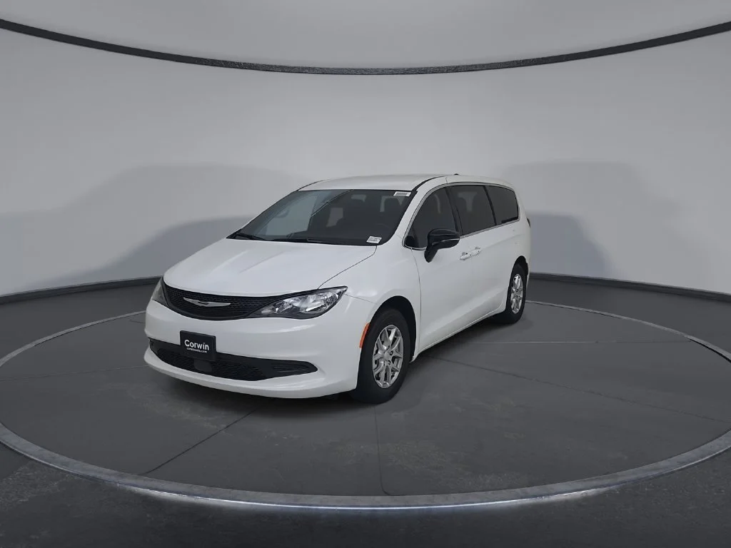 New 2027 Bright White Clear-Coat Paint Chrysler LX image 6