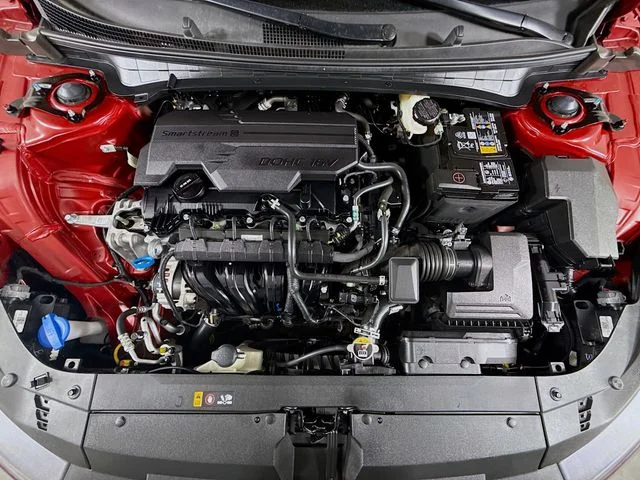 Used 2025 Red Kia LXS image 27