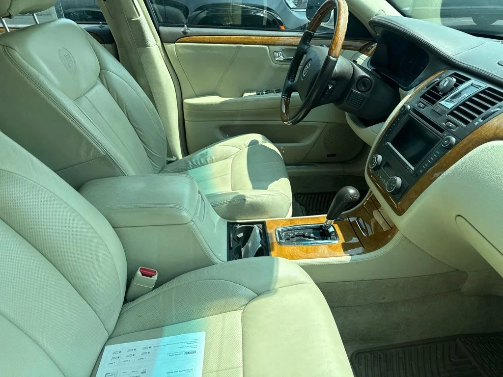 Used 2011 White Cadillac Platinum image 27