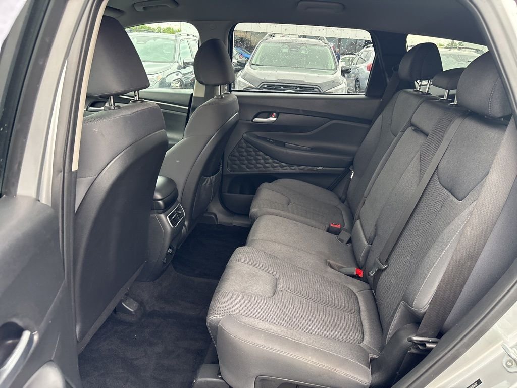 Used 2021 Silver Hyundai SE image 12