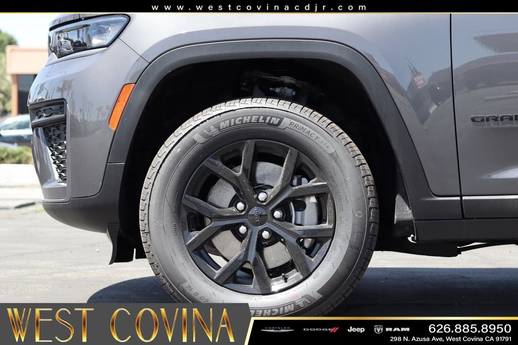 New 2026 Baltic Gray Metallic Clear-Coat Exterior Paint Jeep Altitude image 17