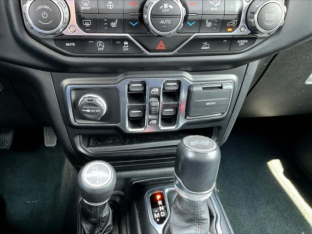 Used 2022 Black Jeep Unlimited Sahara Altitude image 16