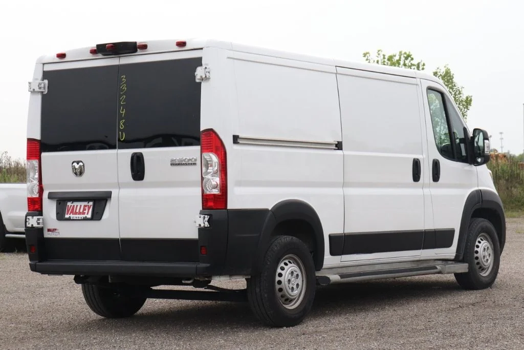 Used 2025 White Ram Base image 9
