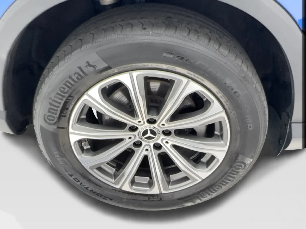 Used 2023 Blue Mercedes-Benz GLC 300 image 18