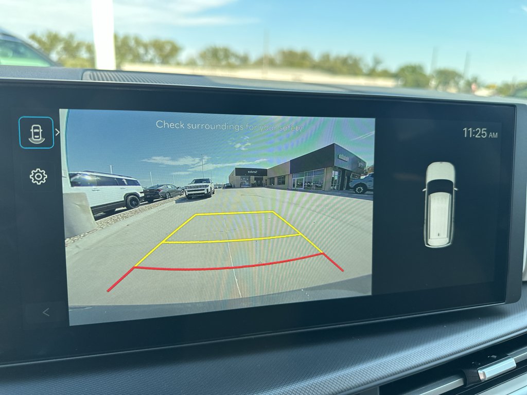 New 2027 Hampton Gray Hyundai SE image 21