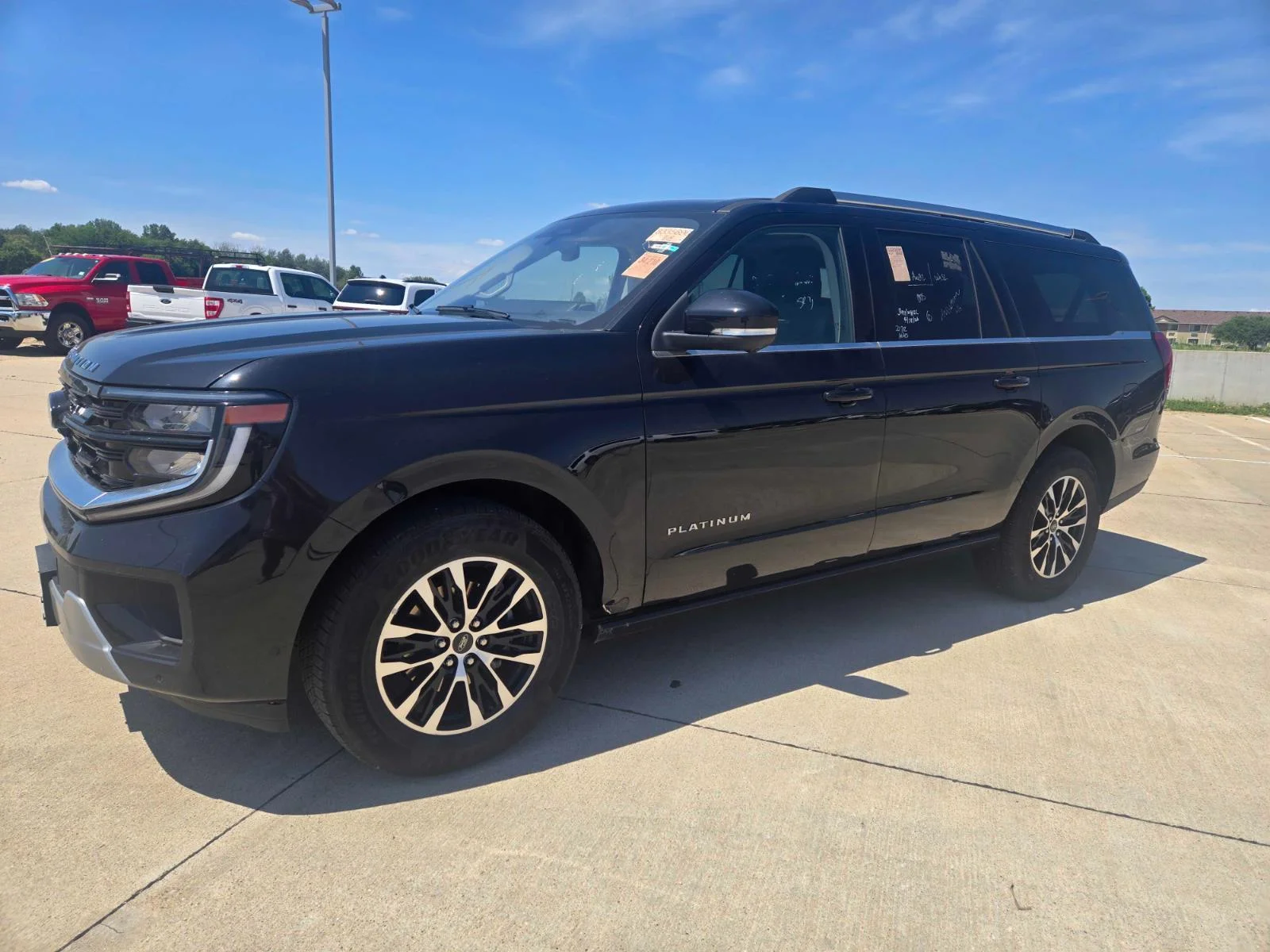 2025 Ford Expedition Platinum MAX 4x4's photo