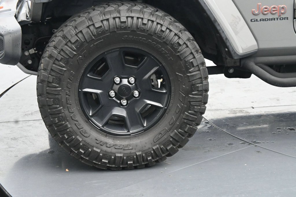 Used 2021 Gray Jeep Mojave image 12