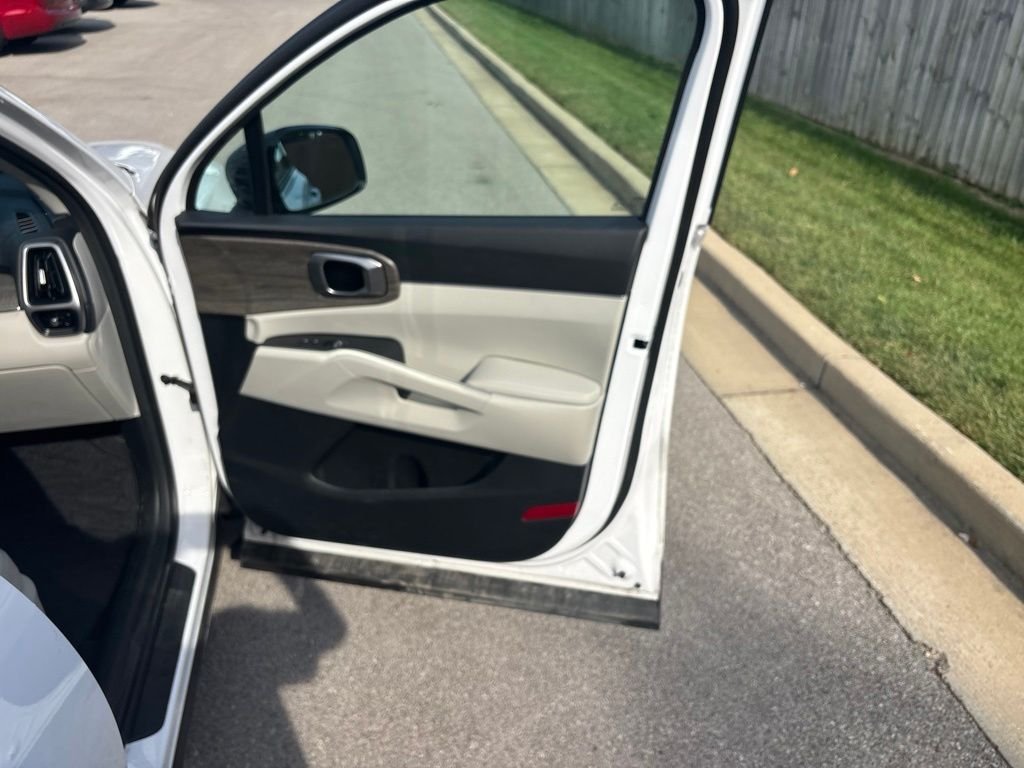 Used 2023 White Kia X-Line EX image 46