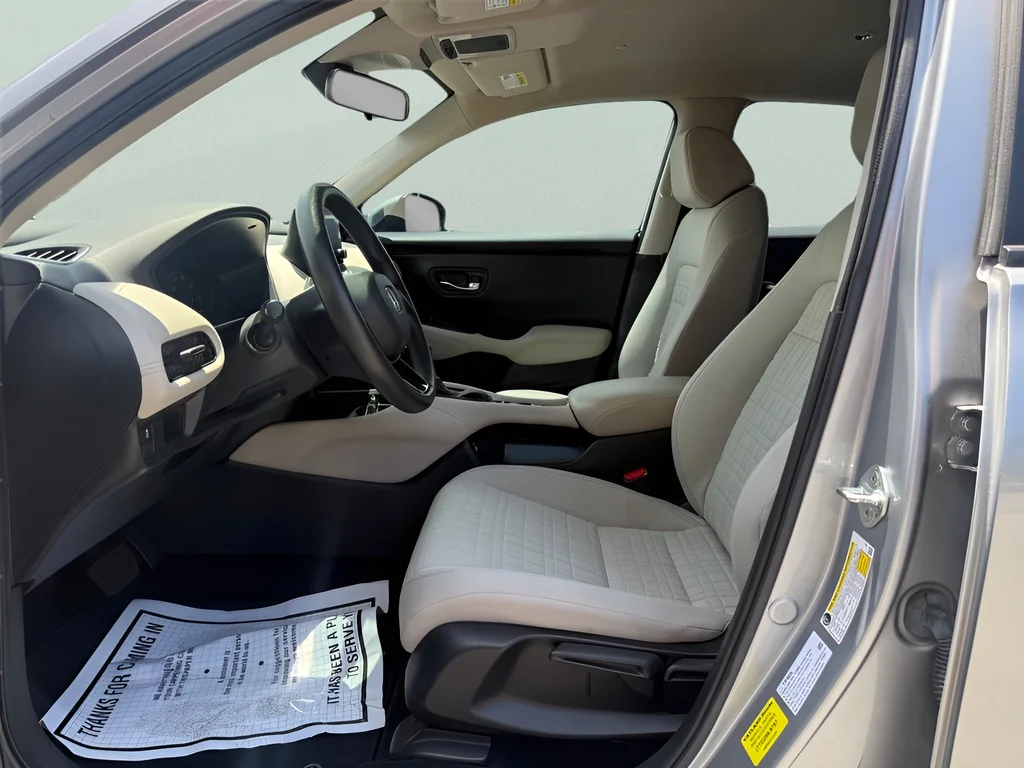 Certified Used 2023 Lunar Silver Metallic Honda LX image 9