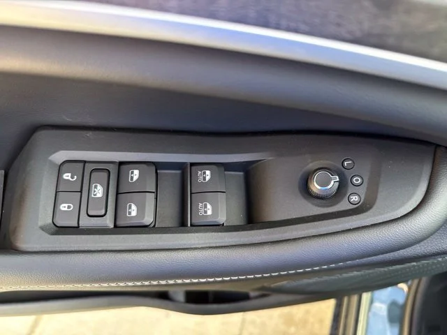 New 2027 Gray Jeep Limited image 13