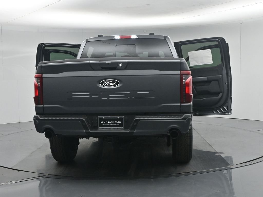 New 2026 Carbonized Gray Metallic Ford XLT image 34