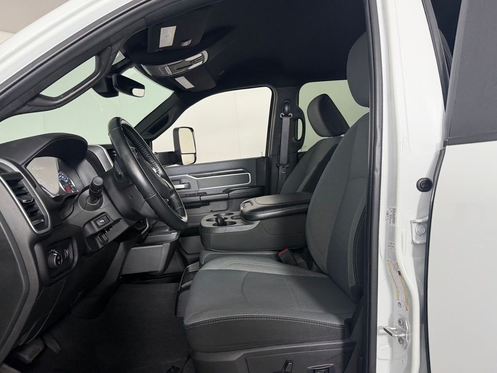 Used 2022 White Ram Big Horn image 21