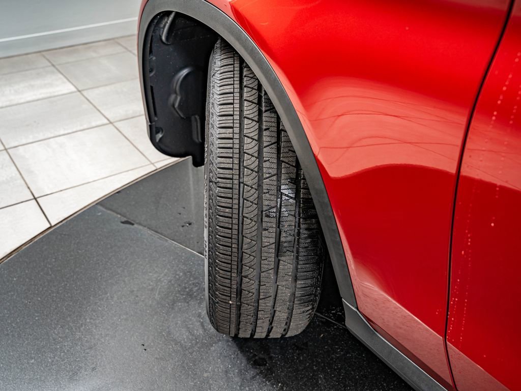 Used 2022 Manufaktur Cardinal Red Metallic Mercedes-Benz GLC 300 image 41