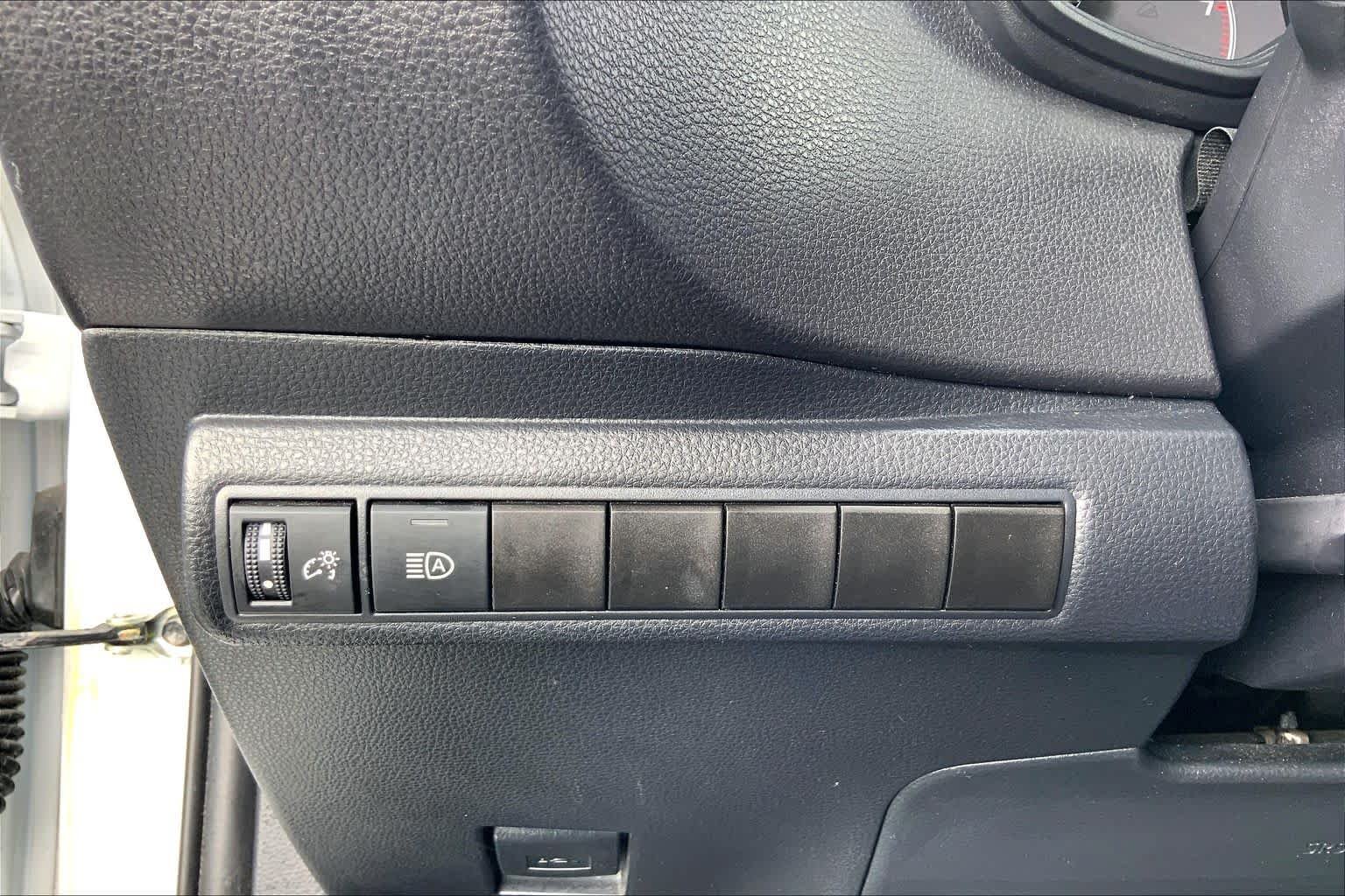 Used 2024 Ice Cap Toyota LE image 33