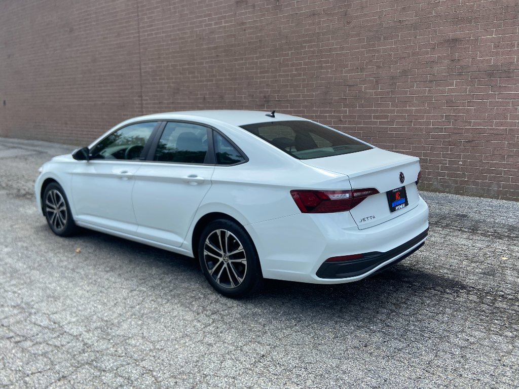 Used 2023 Pure White Volkswagen Sport image 4