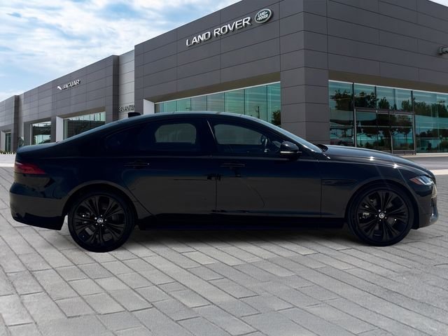 New 2024 Santorini Black JAGUAR P300 R-DYNAMIC SE AWD image 6