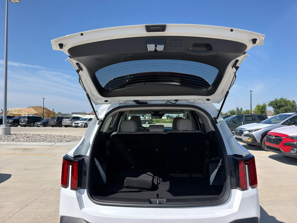 Used 2026 WHITE Kia S image 24