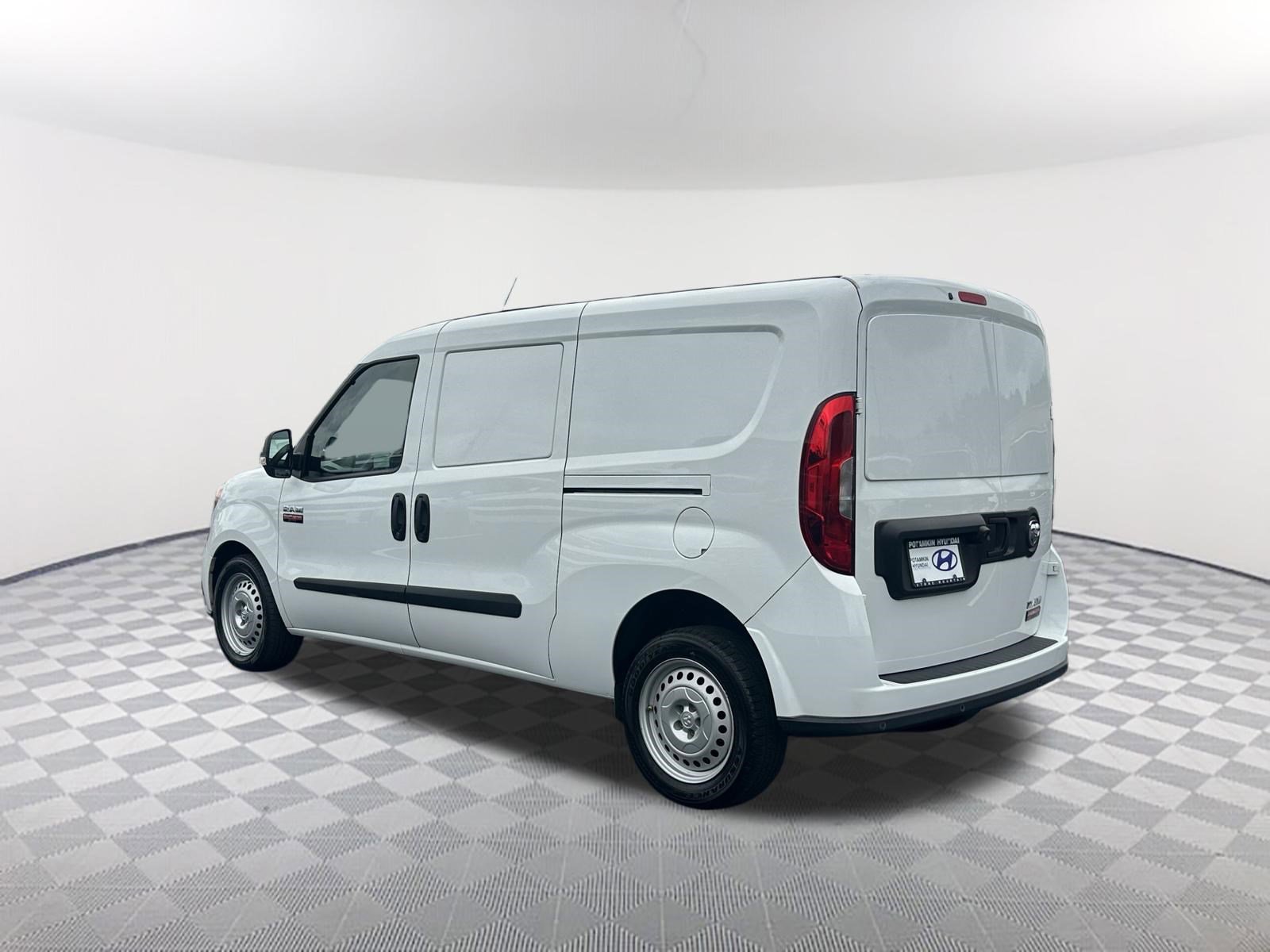 Used 2022 Bright White Ram Tradesman image 7