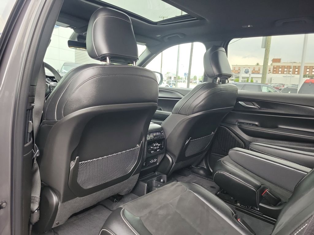 Certified Used 2025 Metallic Jeep Altitude X image 10
