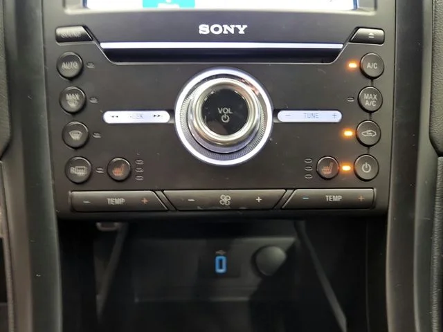 Used 2018 Silver Ford Titanium image 31