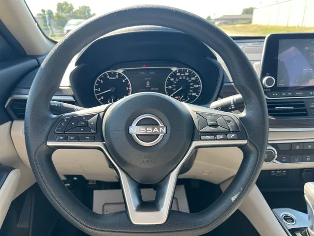 Used 2024 Black Nissan 2.5 SV image 18