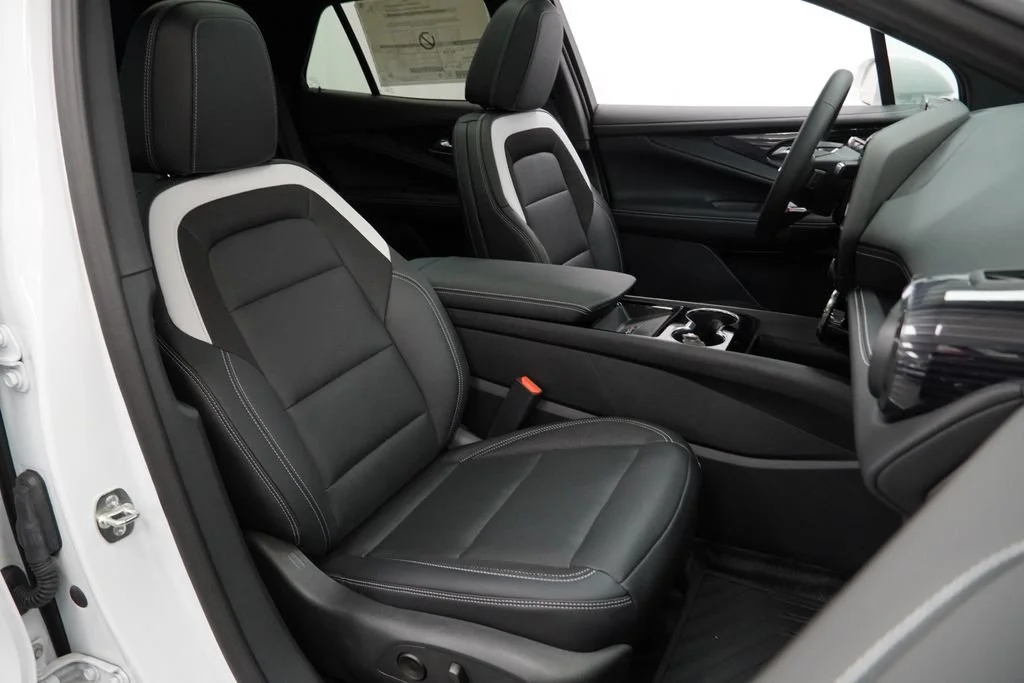 New 2026 Summit White Chevrolet LT image 27