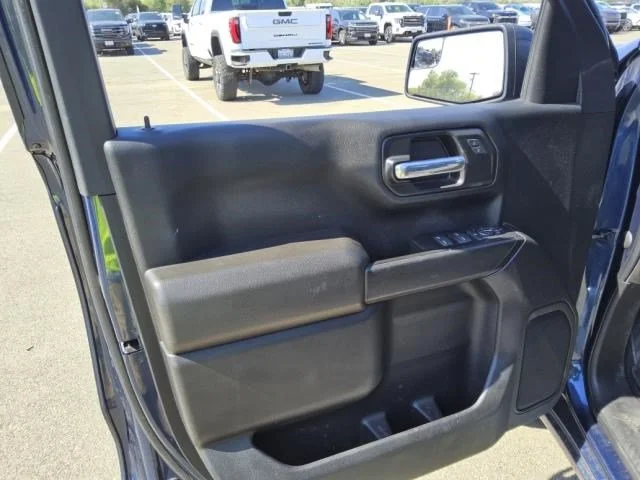 Used 2022 Northsky Blue Metallic Chevrolet Custom image 5