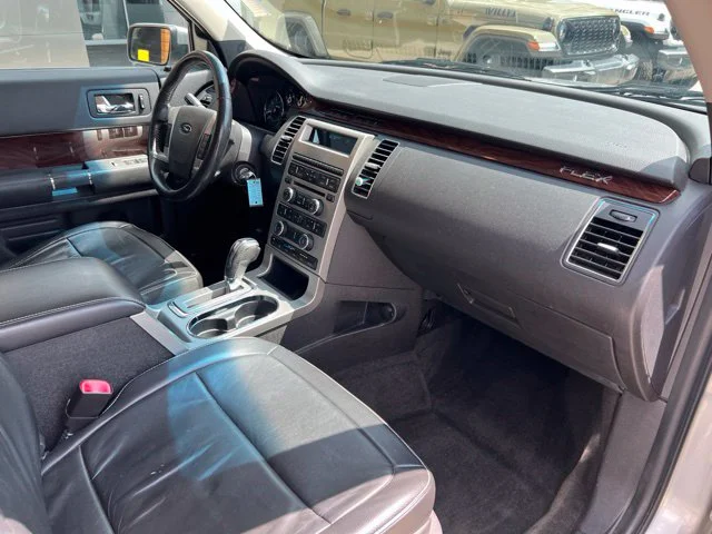 Used 2009 Silver Ford SEL image 19